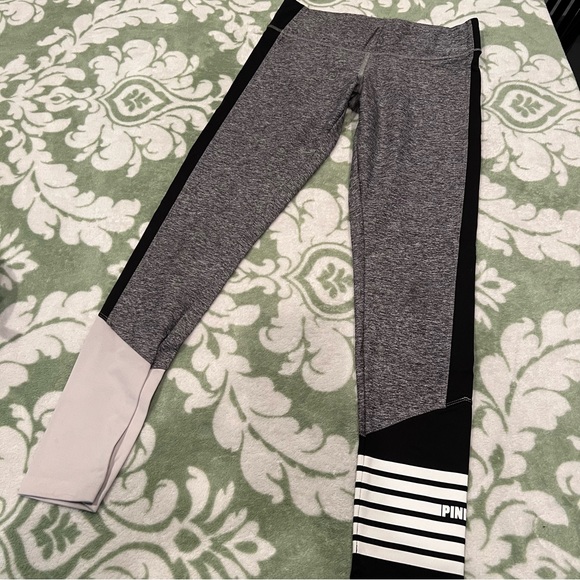 Victoria’s Secret PINK ultimate leggings gray black size small - Picture 3 of 12